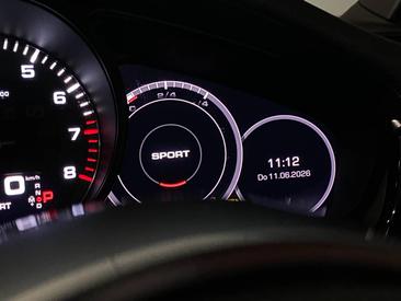 Porsche Panamera 4 E-Hybrid — photo 18