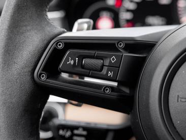 Porsche Panamera 4 Platinum Edition — photo 24