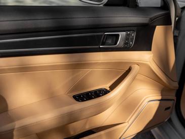 Porsche Panamera 4 Platinum Edition — photo 28