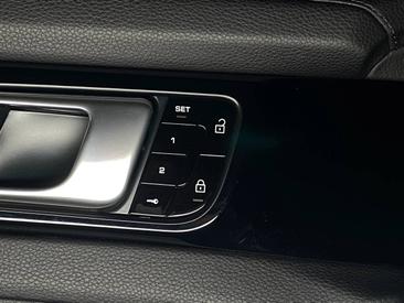 Porsche Panamera 4 E-Hybrid — photo 26