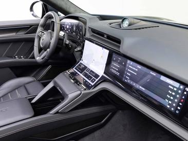 Porsche Cayenne III Turbo Electric — photo 16