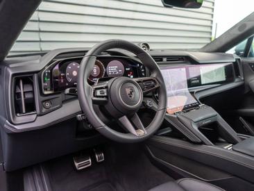 Porsche Cayenne III Turbo Electric — photo 15