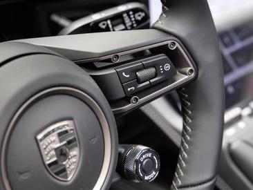 Porsche Cayenne III Turbo Electric — photo 20
