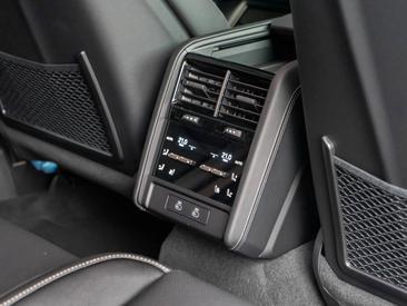 Porsche Cayenne III Turbo Electric — photo 25