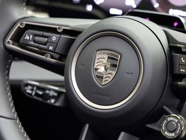 Porsche Cayenne III Turbo Electric — photo 29