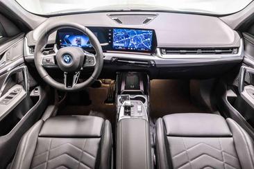 BMW IX1 EDrive20 — photo 7
