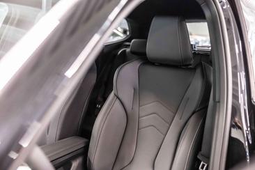 BMW IX1 EDrive20 — photo 10