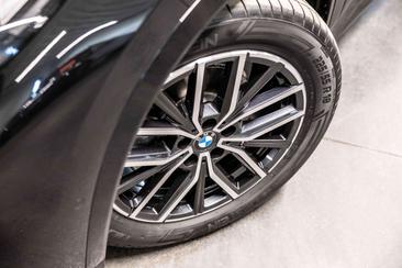 BMW IX1 EDrive20 — photo 29
