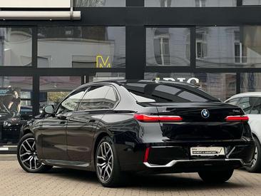 BMW Série 7 Berline 740d — photo 2