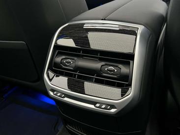 BMW Série 7 Berline 740d — photo 11