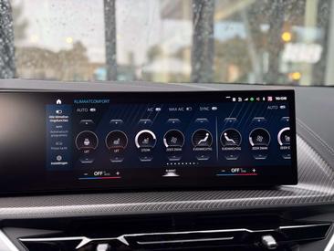 BMW XM 50e — photo 19