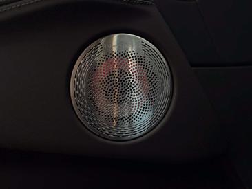 BMW XM 50e — photo 24
