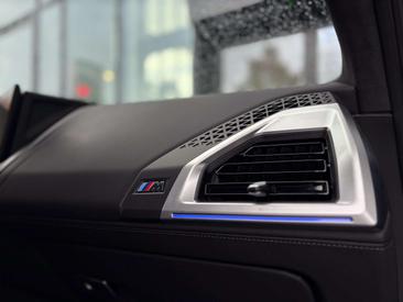 BMW XM 50e — photo 28