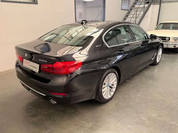 BMW Série 5 528i — photo 8