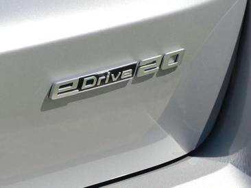 BMW IX1 EDrive20 — photo 9