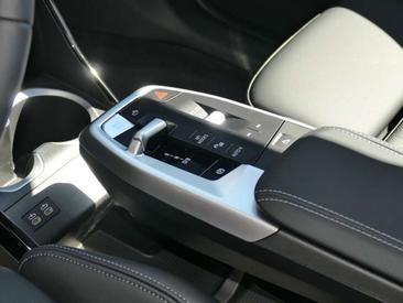 BMW IX1 EDrive20 — photo 13