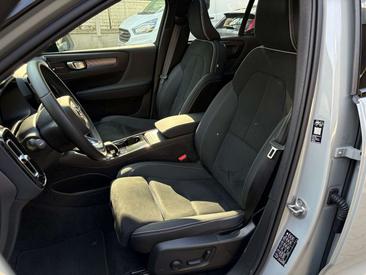 Volvo EX40 Berline Recharge Twin Motor — photo 8