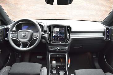 Volvo EX40 Single Motor Extended Range — photo 3