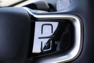 Volvo EX30 Single Motor Extended Range — photo 9