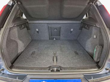 Volvo XC40 B3 — photo 9