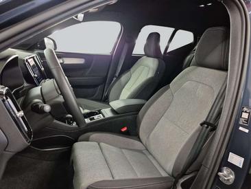 Volvo XC40 B3 — photo 11