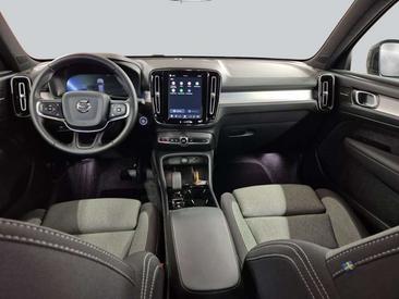 Volvo XC40 B3 — photo 14