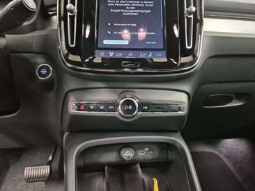 Volvo XC40 B3 — photo 15