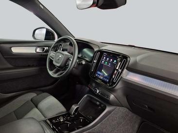 Volvo XC40 B3 — photo 16