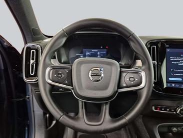 Volvo XC40 B3 — photo 17