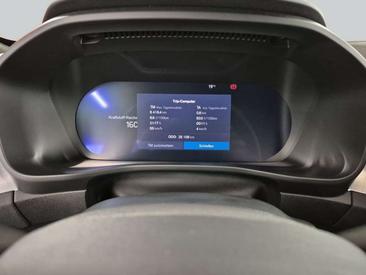 Volvo XC40 B3 — photo 18