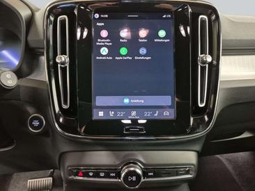 Volvo XC40 B3 — photo 19