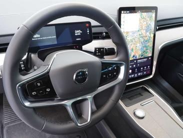 Volvo EX90 Twin Motor — photo 6