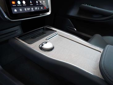 Volvo EX90 Twin Motor — photo 11