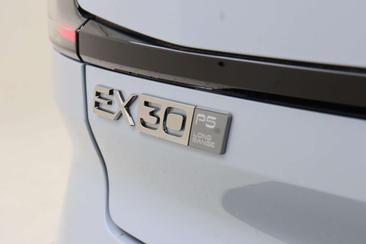 Volvo EX30 Single Motor Extended Range — photo 28