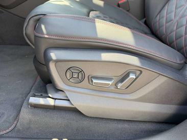 Audi Q8 TFSI E 60 E Quattro — photo 7