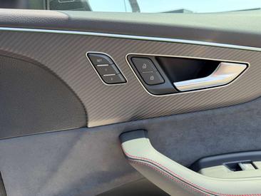 Audi Q8 TFSI E 60 E Quattro — photo 12