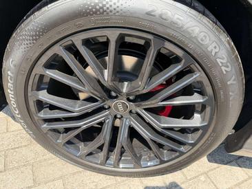 Audi Q8 TFSI E 60 E Quattro — photo 17