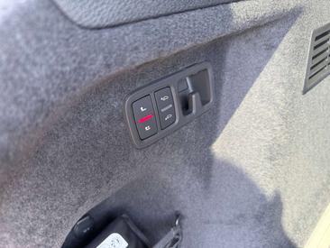 Audi Q8 TFSI E 60 E Quattro — photo 21