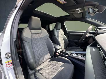 Audi RS3 Sportback — photo 18