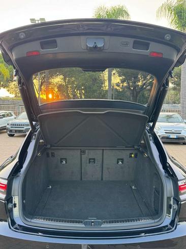 Porsche Macan — photo 5
