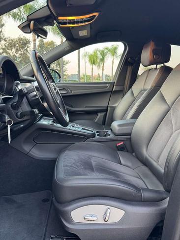 Porsche Macan — photo 7