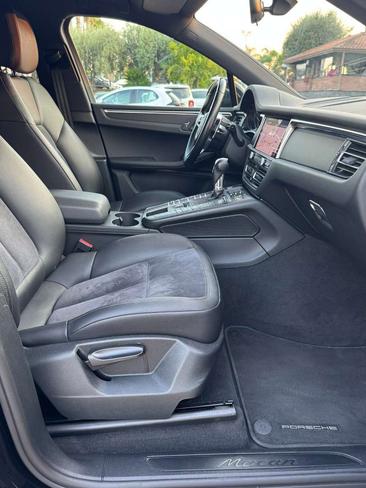 Porsche Macan — photo 10