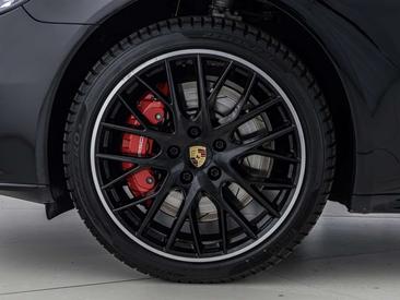 Porsche Panamera GTS — photo 9
