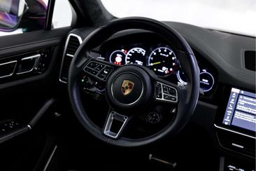 Porsche Cayenne III Turbo S E-Hybrid — photo 16