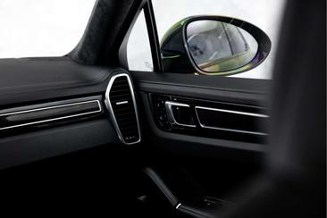 Porsche Cayenne III Turbo S E-Hybrid — photo 19