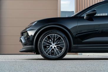 Porsche Macan Electric — photo 8