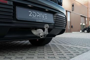 Porsche Macan Electric — photo 14