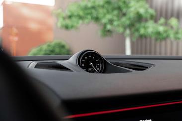 Porsche Macan Electric — photo 21