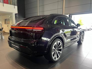 Porsche Macan Electrique Turbo — photo 8