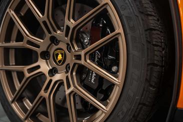 Lamborghini Aventador — photo 23